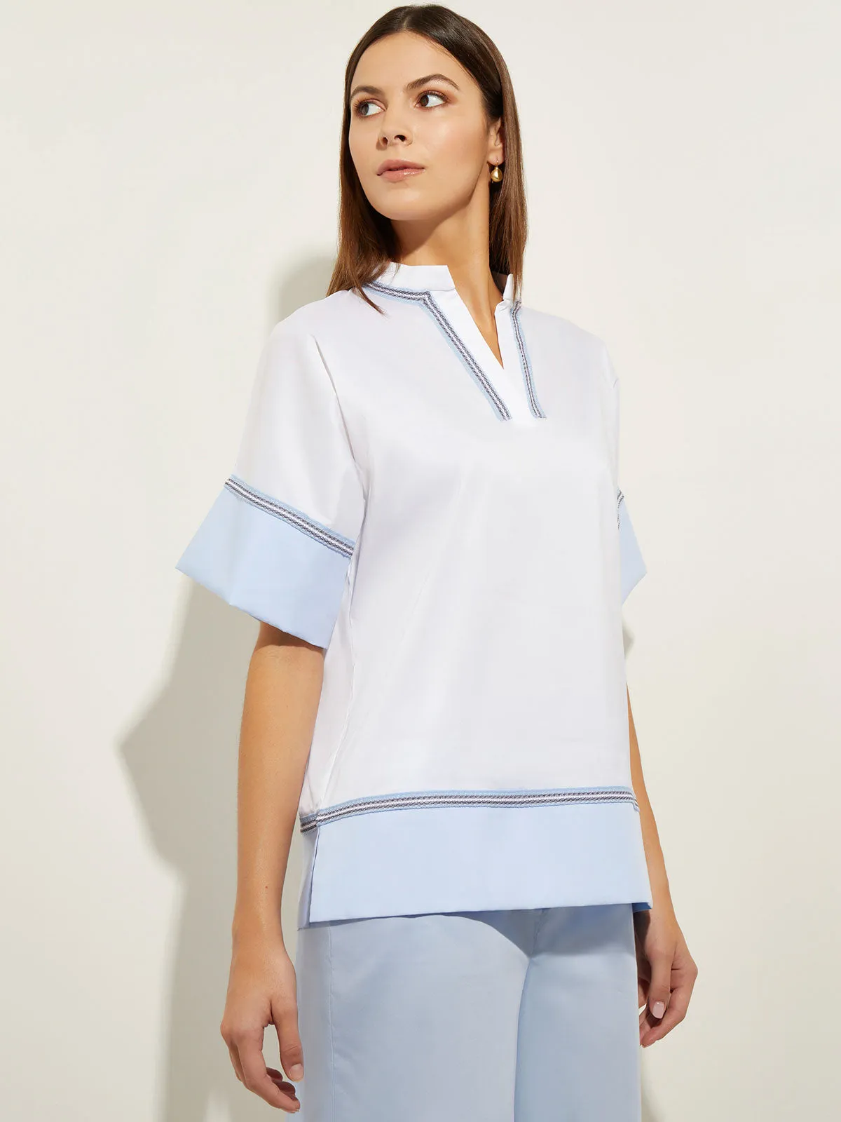 Contrast Hem Split Neck Stretch Cotton Blouse