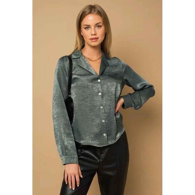 GILLI L/S BUTTON DOWN SATIN BLOUSE