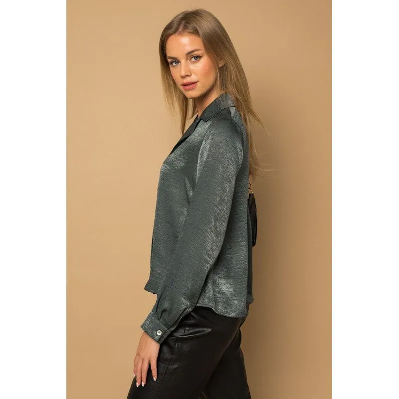 GILLI L/S BUTTON DOWN SATIN BLOUSE