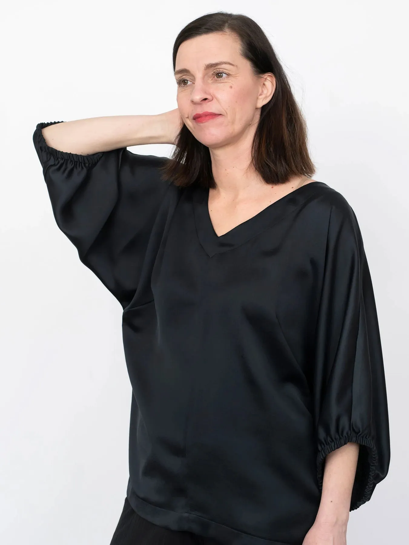 The ASSEMBLY LINE • V-Neck Cuff Top Sewing Pattern (XL - 3XL)